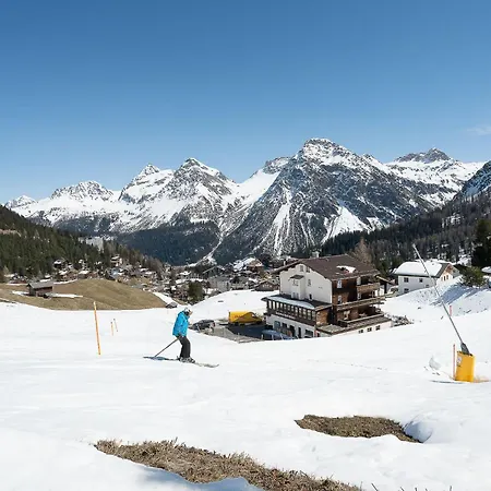 Alexandra 120 By Vacations, Renoviertes Mit Bergblick & Parking Im Zentrum Arosa