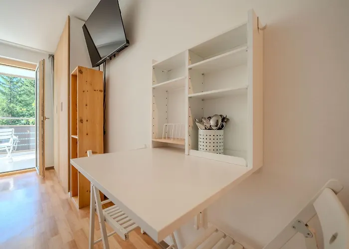 Alexandra 120 By Vacations, Renoviertes Mit Bergblick & Parking Im Zentrum Ароза