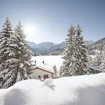 شقة Alexandra 120 By Vacations, Renoviertes Mit Bergblick & Parking Im Zentrum *